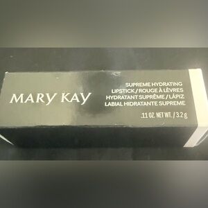 Mary Kay Supreme Hydrating Lipstick - Very Raspberry New in Box